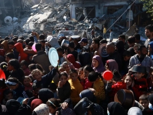 Hunger, thirst and chaos in southern Gaza as hostilities drive humanitarian aid to the brink of collapse