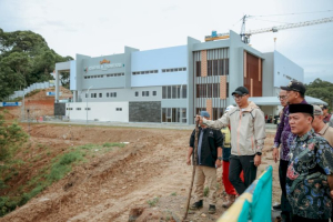 “Gubernur Lampung Pantau Progres RSUD Pesisir Barat, Target Selesai Akhir 2025”