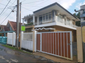 Warga Blokir Penginapan Arwana Homestay,di Duga Jadi Tempat Prostitusi”