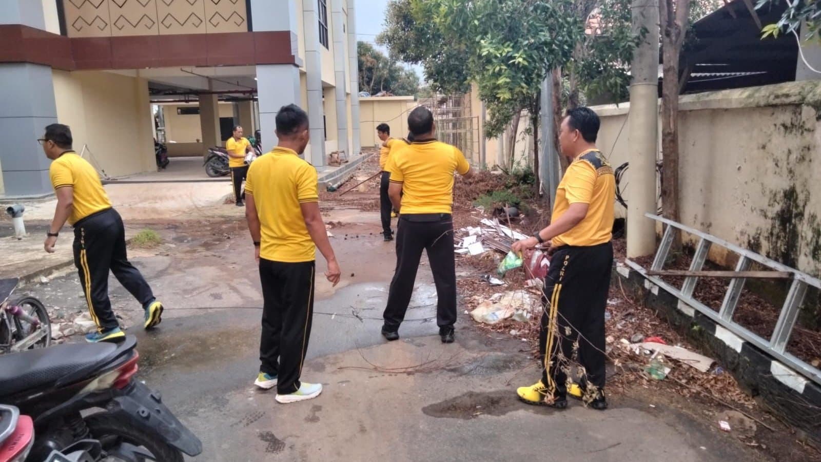 Serentak di Bandar Lampung, Ribuan Personel Gabungan Bersih Lingkungan