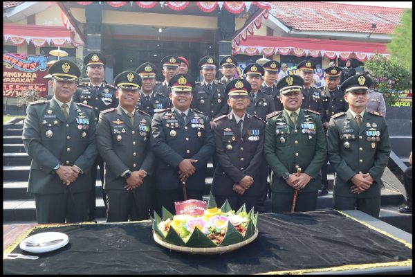 Hari Bhayangkara ke-80, Kodim 0427 Way Kanan Beri Kejutan di Polres Way Kanan