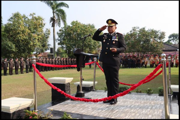 Kapolres Way Kanan Gelar Upacara dan Penghargaan di Hari Bhayangkara ke 80