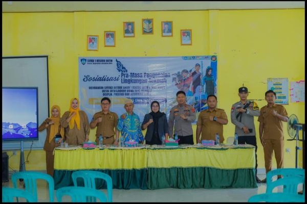 Sinergi Bersama Instansi Terkait, Polisi Hadiri Sosialisasi Pra-MPLS di SMKN 1 Negara Batin