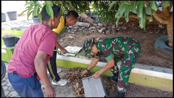 Polsek Bumi Agung dan TNI Gelar Kerja Bakti Dukung Gerakan Raden Intan ASRI
