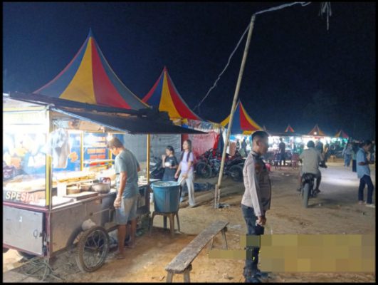 Ciptakan Kamtibmas Kondusif, Polsek Rebang Tangkas Gelar Patroli di Pasar Malam