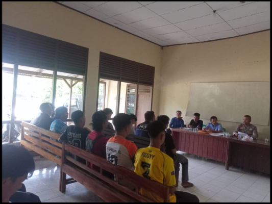 Turnamen Sepak Bola HUT RI ke-81, Polsek Kasui Sampaikan Binluh Kepada Panitia dan Peserta