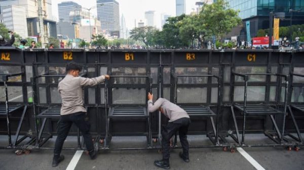 8.242 Personel Amankan Aksi Demo Mahasiswa di Bundaran HI