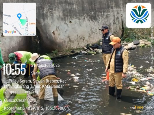 24 Personel Satgas Kali Turun Tangan, Eva Dwiana Ajak Warga Jaga Kebersihan Sungai